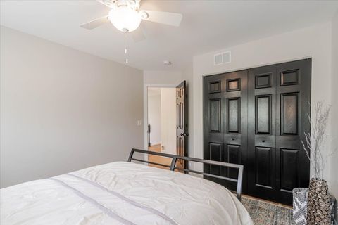 Tiny photo for 4 Forest Cove Court, Streamwood, IL 60107 (MLS # 12641421)
