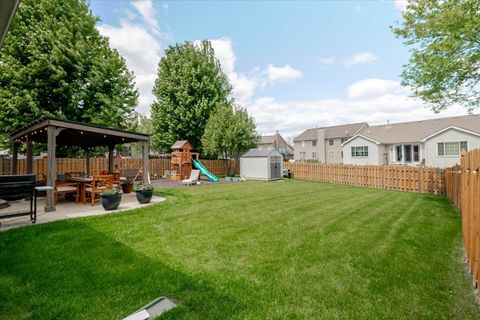 Tiny photo for 4 Forest Cove Court, Streamwood, IL 60107 (MLS # 12641421)