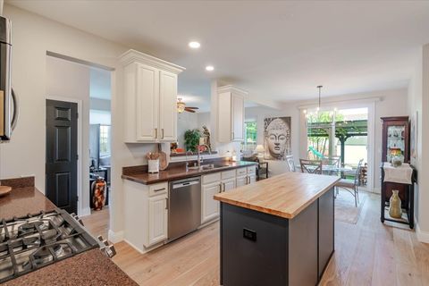 Tiny photo for 4 Forest Cove Court, Streamwood, IL 60107 (MLS # 12641421)