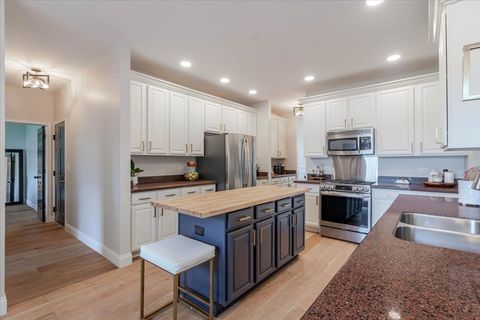 Tiny photo for 4 Forest Cove Court, Streamwood, IL 60107 (MLS # 12641421)