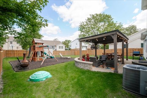 Tiny photo for 4 Forest Cove Court, Streamwood, IL 60107 (MLS # 12641421)