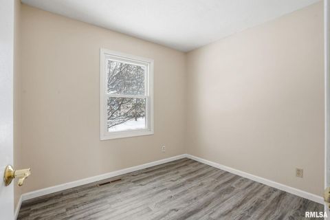 Tiny photo for 3511 ELDORADO Drive, Bettendorf, IA 52722 (MLS # QC4269812)