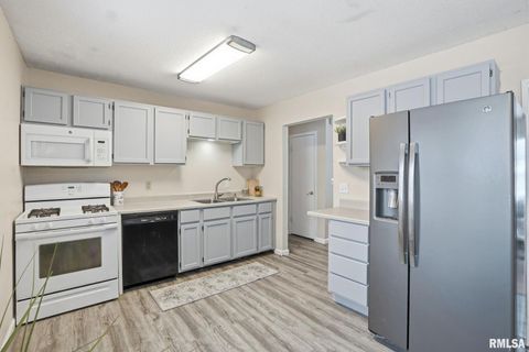 Tiny photo for 3511 ELDORADO Drive, Bettendorf, IA 52722 (MLS # QC4269812)