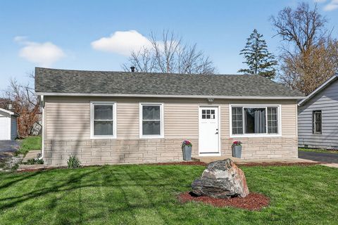 Photo of 204 Mound Street, Willow Springs, IL 60480 (MLS # 12612506)