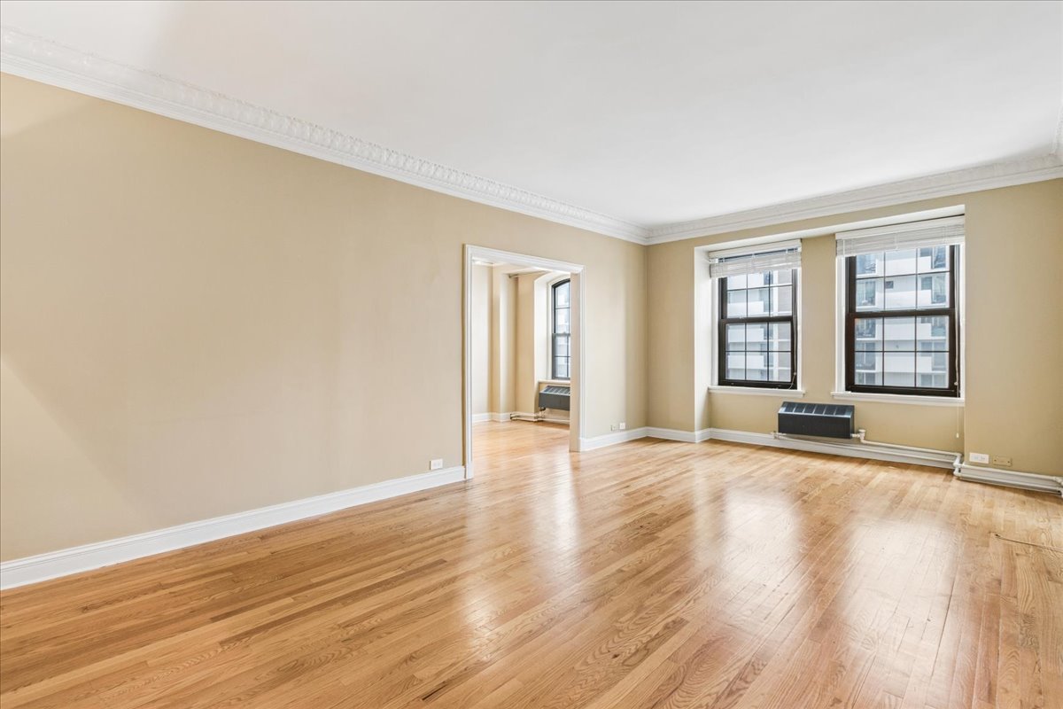 6101 N Sheridan Road 14D