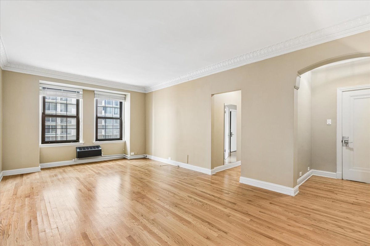 6101 N Sheridan Road 14D