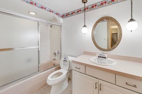 Tiny photo for 2300 W Talcott Road #1D, Park Ridge, IL 60068 (MLS # 12596049)