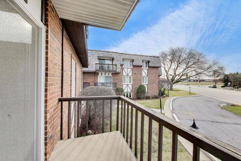 Tiny photo for 2300 W Talcott Road #1D, Park Ridge, IL 60068 (MLS # 12596049)