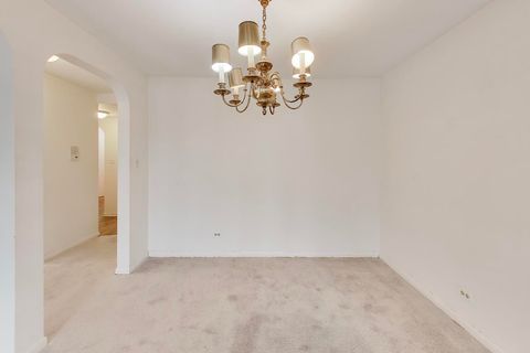 Tiny photo for 2300 W Talcott Road #1D, Park Ridge, IL 60068 (MLS # 12596049)