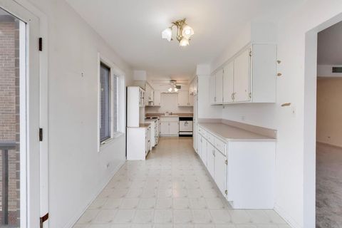 Tiny photo for 2300 W Talcott Road #1D, Park Ridge, IL 60068 (MLS # 12596049)