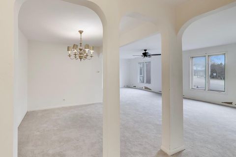 Tiny photo for 2300 W Talcott Road #1D, Park Ridge, IL 60068 (MLS # 12596049)