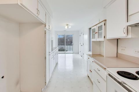 Tiny photo for 2300 W Talcott Road #1D, Park Ridge, IL 60068 (MLS # 12596049)