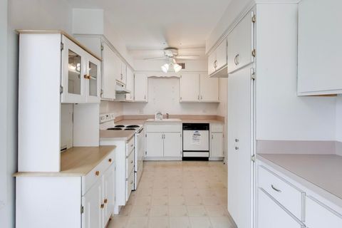 Tiny photo for 2300 W Talcott Road #1D, Park Ridge, IL 60068 (MLS # 12596049)