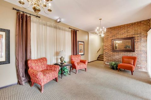 Tiny photo for 2300 W Talcott Road #1D, Park Ridge, IL 60068 (MLS # 12596049)