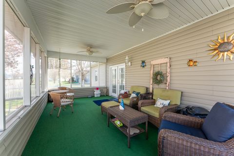 Tiny photo for 1305 Arbicola Street, Marion, IL 62959 (MLS # 12602775)