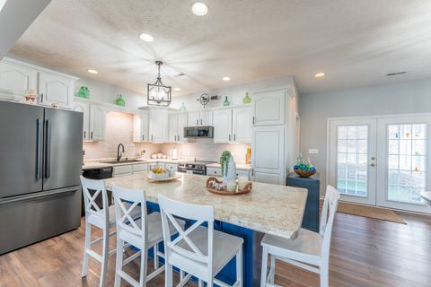 Tiny photo for 1305 Arbicola Street, Marion, IL 62959 (MLS # 12602775)