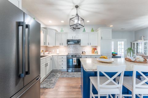 Tiny photo for 1305 Arbicola Street, Marion, IL 62959 (MLS # 12602775)