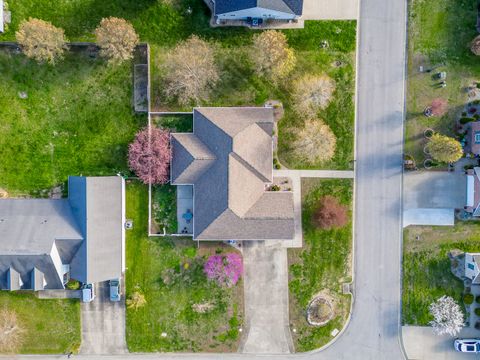 Tiny photo for 1305 Arbicola Street, Marion, IL 62959 (MLS # 12602775)