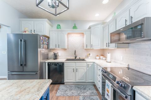 Tiny photo for 1305 Arbicola Street, Marion, IL 62959 (MLS # 12602775)