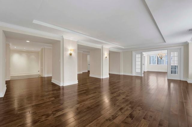 40 E Delaware Place 1702