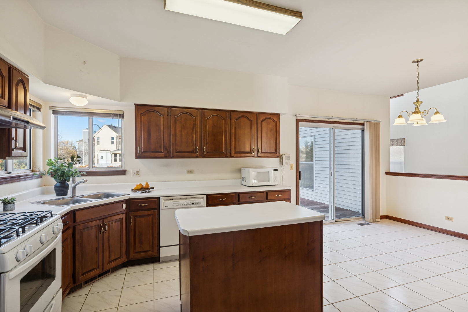 1166 Hummingbird Lane