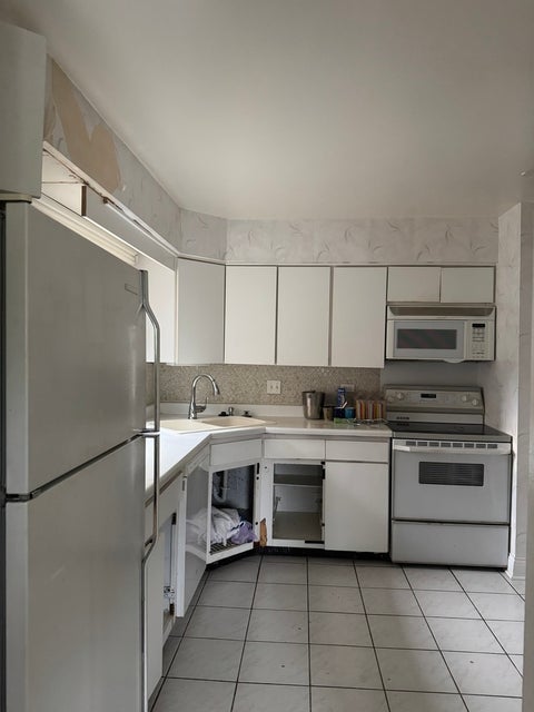 Tiny photo for 9374 Landings Lane #201, Des Plaines, IL 60016 (MLS # 12746842)
