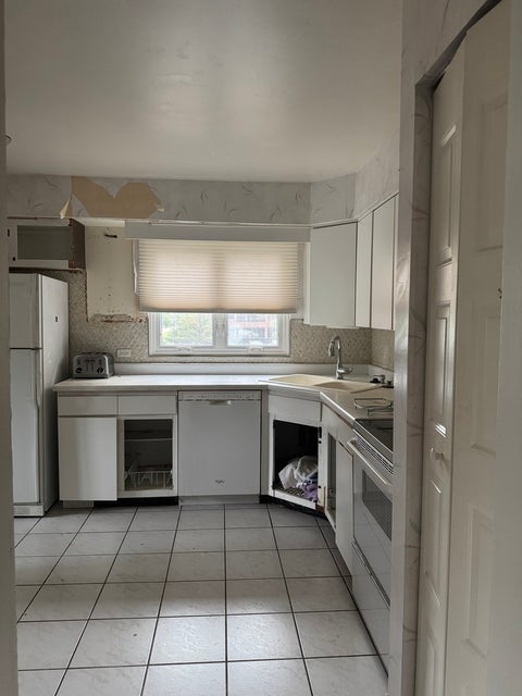 Tiny photo for 9374 Landings Lane #201, Des Plaines, IL 60016 (MLS # 12746842)
