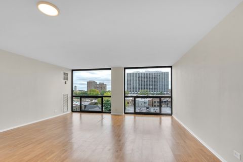 Tiny photo for 4343 N Clarendon Avenue #707, Chicago, IL 60613 (MLS # 12500534)