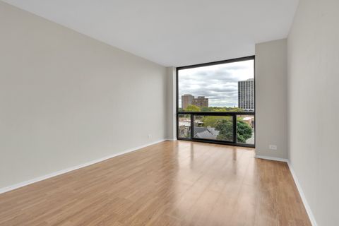 Tiny photo for 4343 N Clarendon Avenue #707, Chicago, IL 60613 (MLS # 12500534)