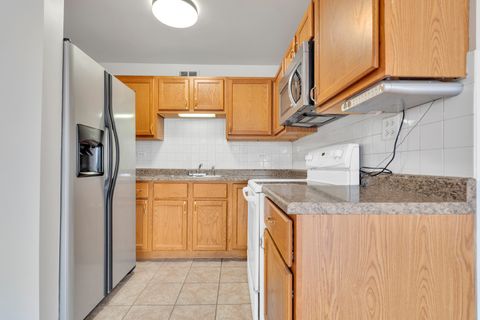 Tiny photo for 4343 N Clarendon Avenue #707, Chicago, IL 60613 (MLS # 12500534)