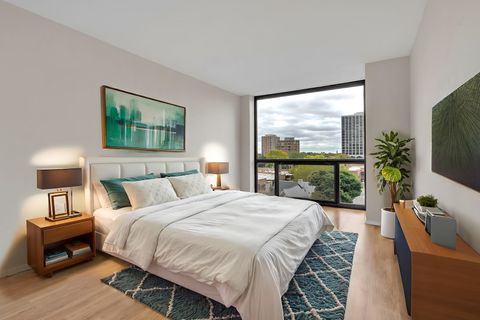 Tiny photo for 4343 N Clarendon Avenue #707, Chicago, IL 60613 (MLS # 12500534)