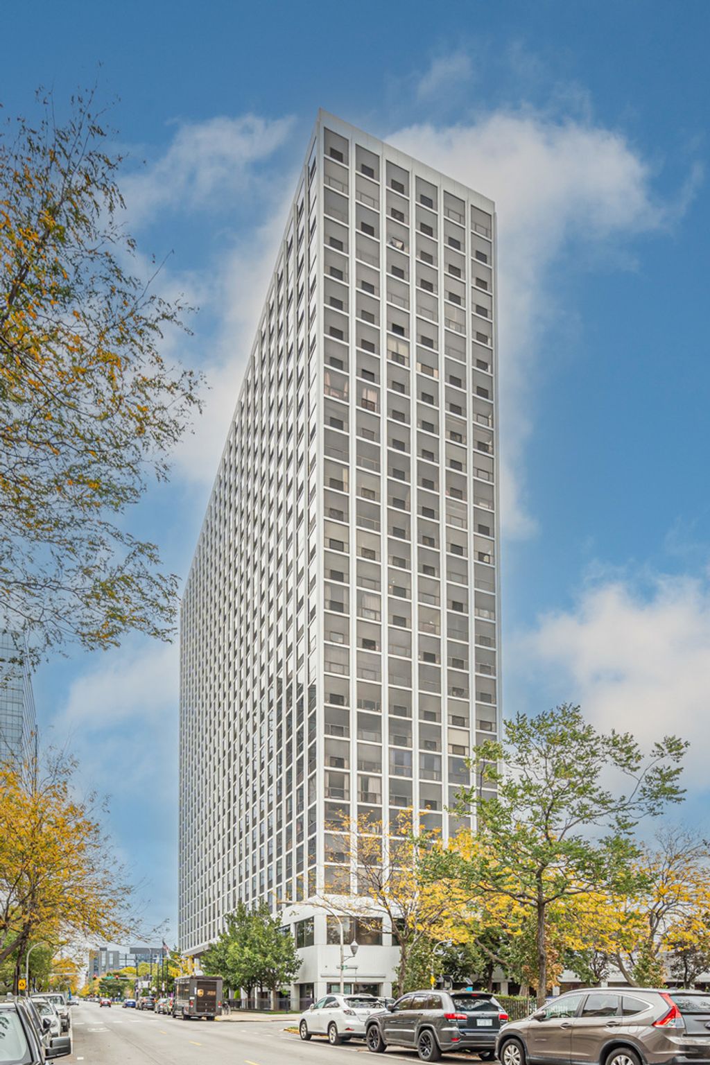 Photo for 4343 N Clarendon Avenue #707, Chicago, IL 60613 (MLS # 12500534)