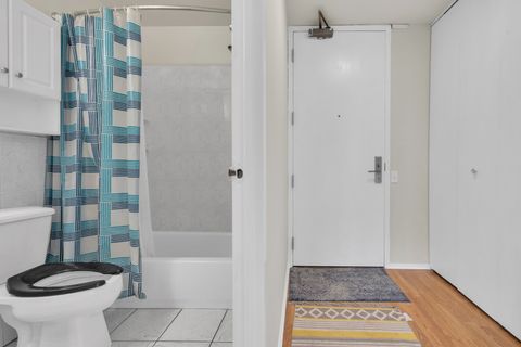 Tiny photo for 4343 N Clarendon Avenue #707, Chicago, IL 60613 (MLS # 12500534)