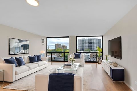 Tiny photo for 4343 N Clarendon Avenue #707, Chicago, IL 60613 (MLS # 12500534)