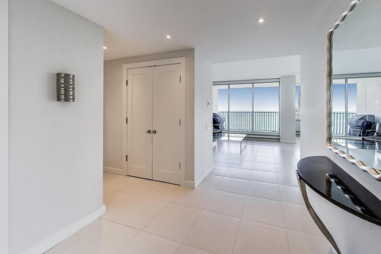1000 N Lake Shore Plaza 24B
