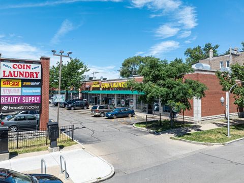 Photo of 3952 W Cermak Road, Chicago, IL 60623 (MLS # 12545478)