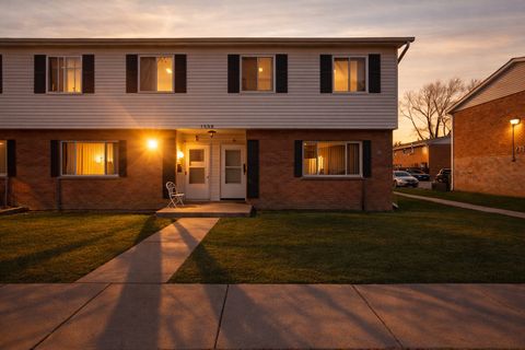 1358 MONOMOY Street A Aurora IL 60506