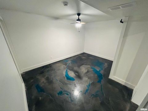 Tiny photo for 2401 PROSPECT Avenue, Clinton, IA 52732 (MLS # QC4269514)