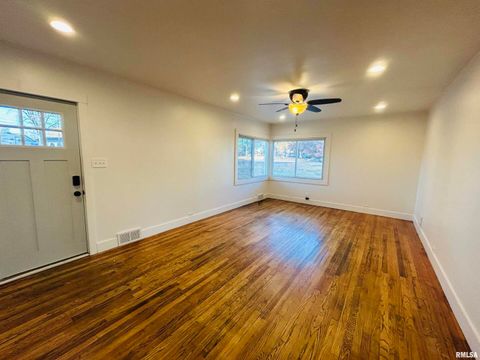 Tiny photo for 2401 PROSPECT Avenue, Clinton, IA 52732 (MLS # QC4269514)