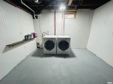 Tiny photo for 2401 PROSPECT Avenue, Clinton, IA 52732 (MLS # QC4269514)