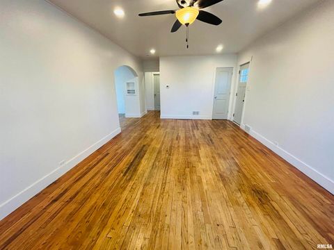 Tiny photo for 2401 PROSPECT Avenue, Clinton, IA 52732 (MLS # QC4269514)