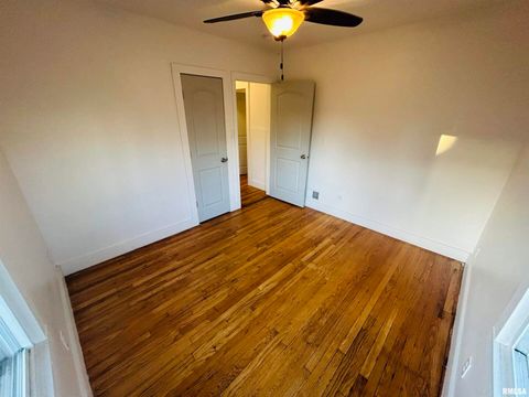 Tiny photo for 2401 PROSPECT Avenue, Clinton, IA 52732 (MLS # QC4269514)