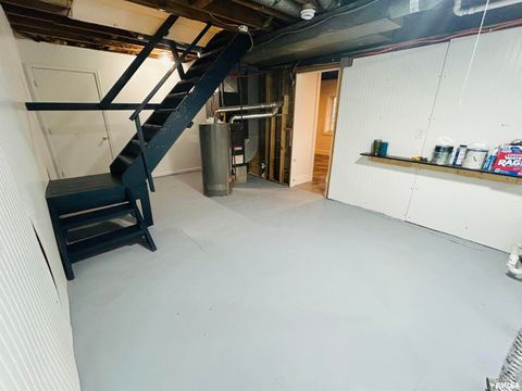 Tiny photo for 2401 PROSPECT Avenue, Clinton, IA 52732 (MLS # QC4269514)