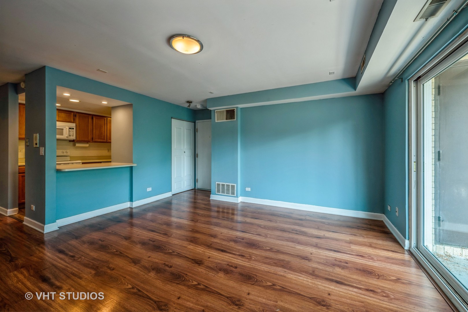 814 N River Road 2C