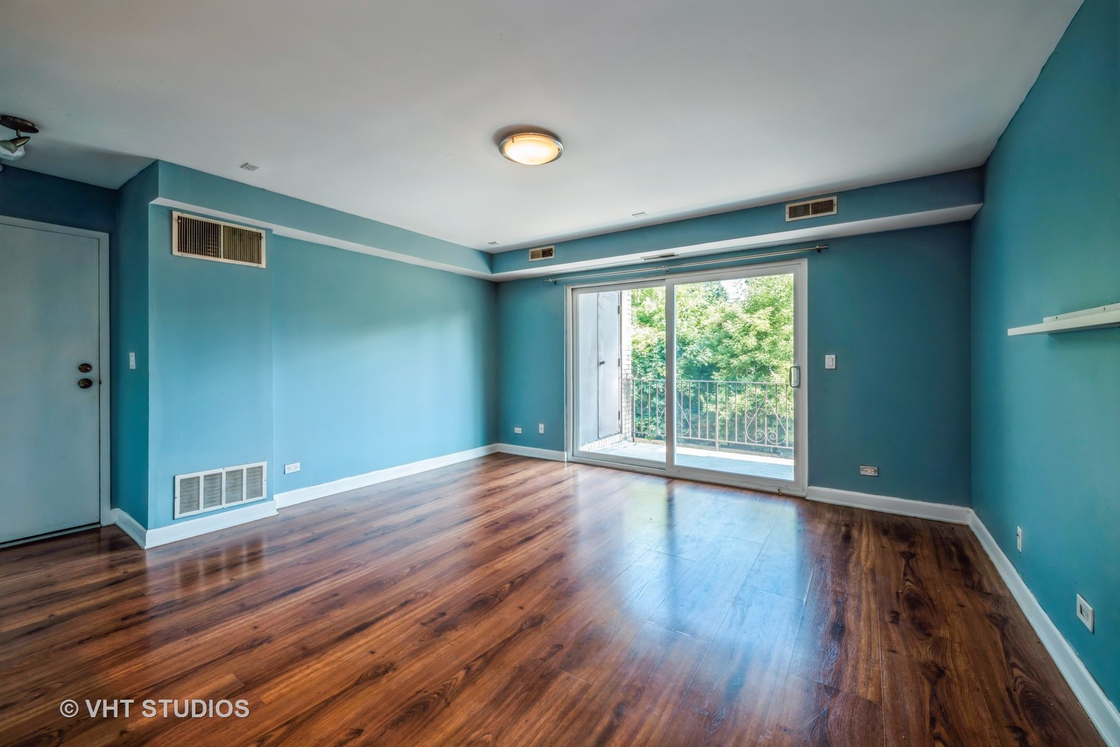 814 N River Road 2C