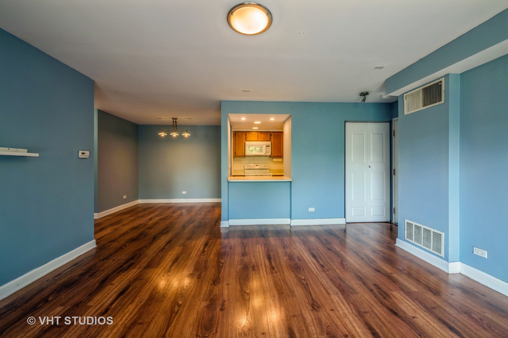 814 N River Road 2C