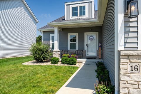 Tiny photo for 16 Stonehouse Court, Bloomington, IL 61705 (MLS # 12713584)