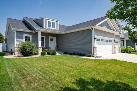 Photo of 16 Stonehouse Court, Bloomington, IL 61705 (MLS # 12713584)
