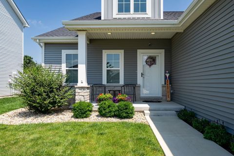 Tiny photo for 16 Stonehouse Court, Bloomington, IL 61705 (MLS # 12713584)