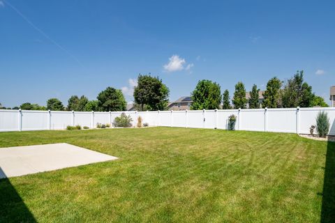 Tiny photo for 16 Stonehouse Court, Bloomington, IL 61705 (MLS # 12713584)
